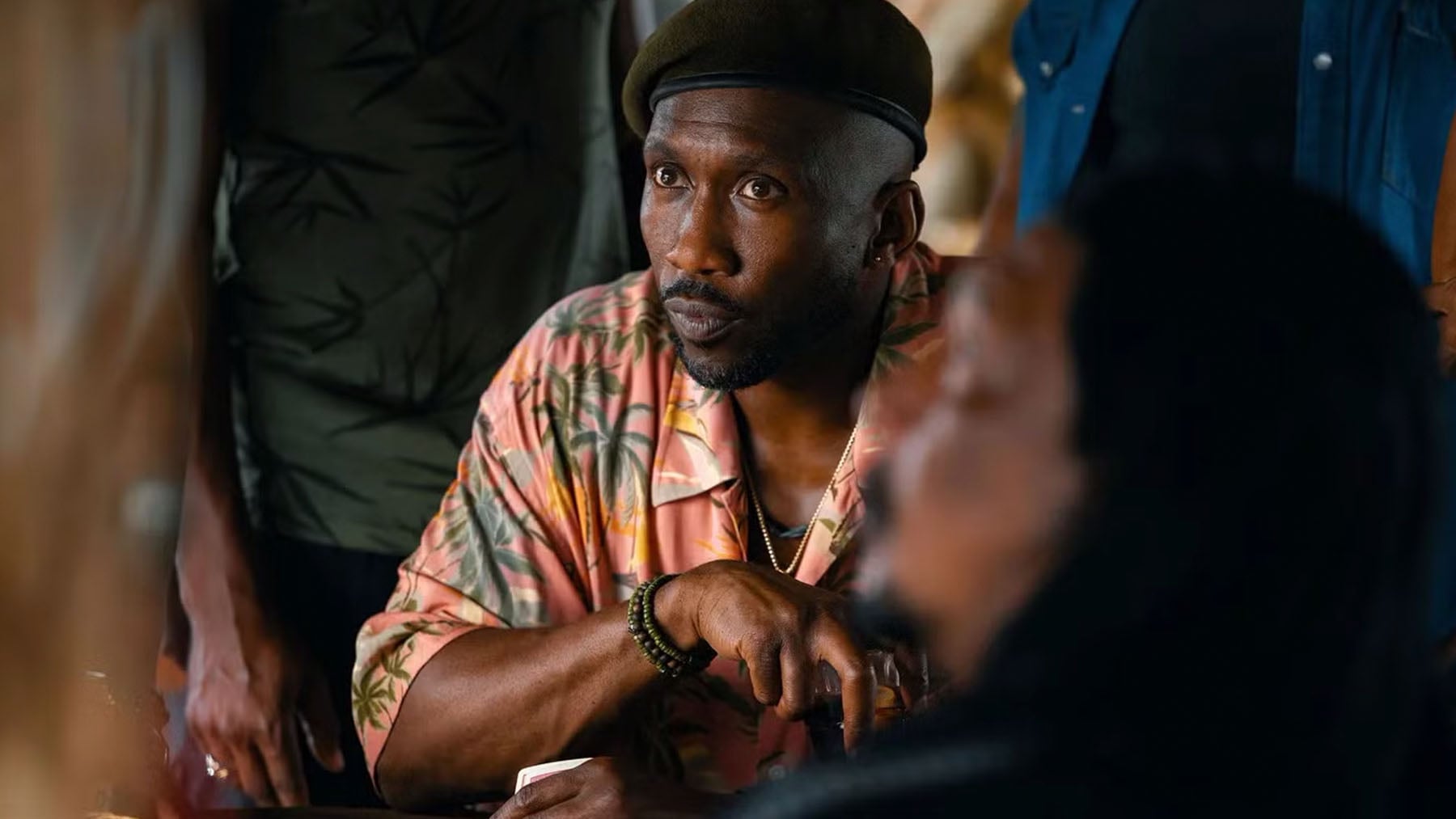 Mahershala Ali en ‘Jurassic World: El Renacer’ (Universal Pictures).