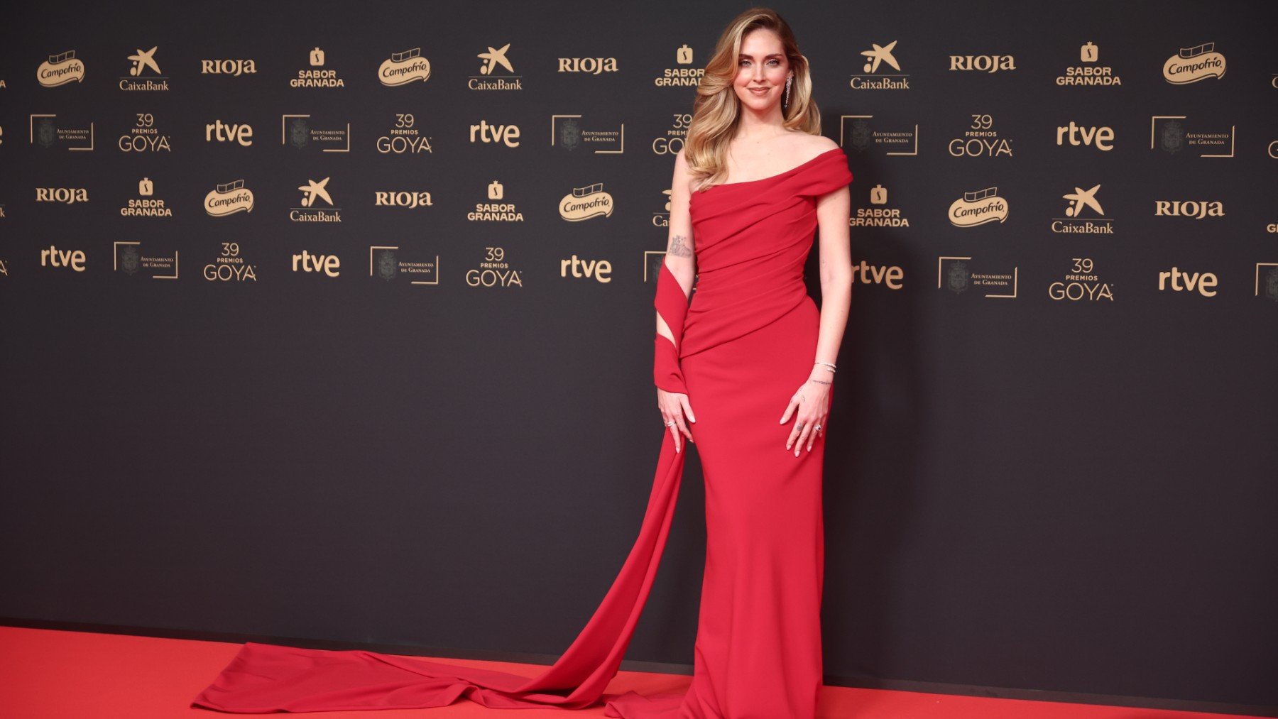 Chiara Chiara Ferragni en la alfobra roja. (Foto: Europa Press)