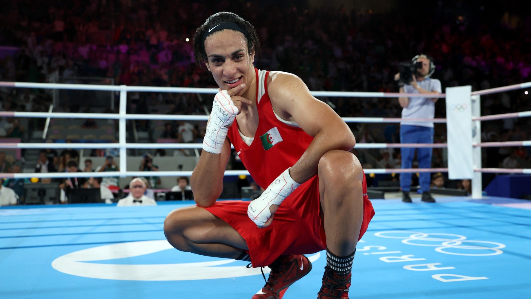 La campeona olímpica Khelif vetada para participar en los Mundiales de boxeo de 2025 por su sexo