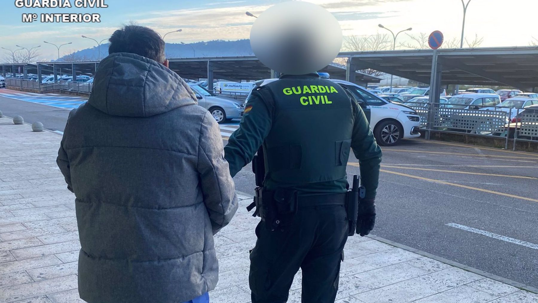 Detenido un hombre por intentar agredir con un cuchillo a agentes de la Guardia Civil y la Policía Local en Can Picafort.