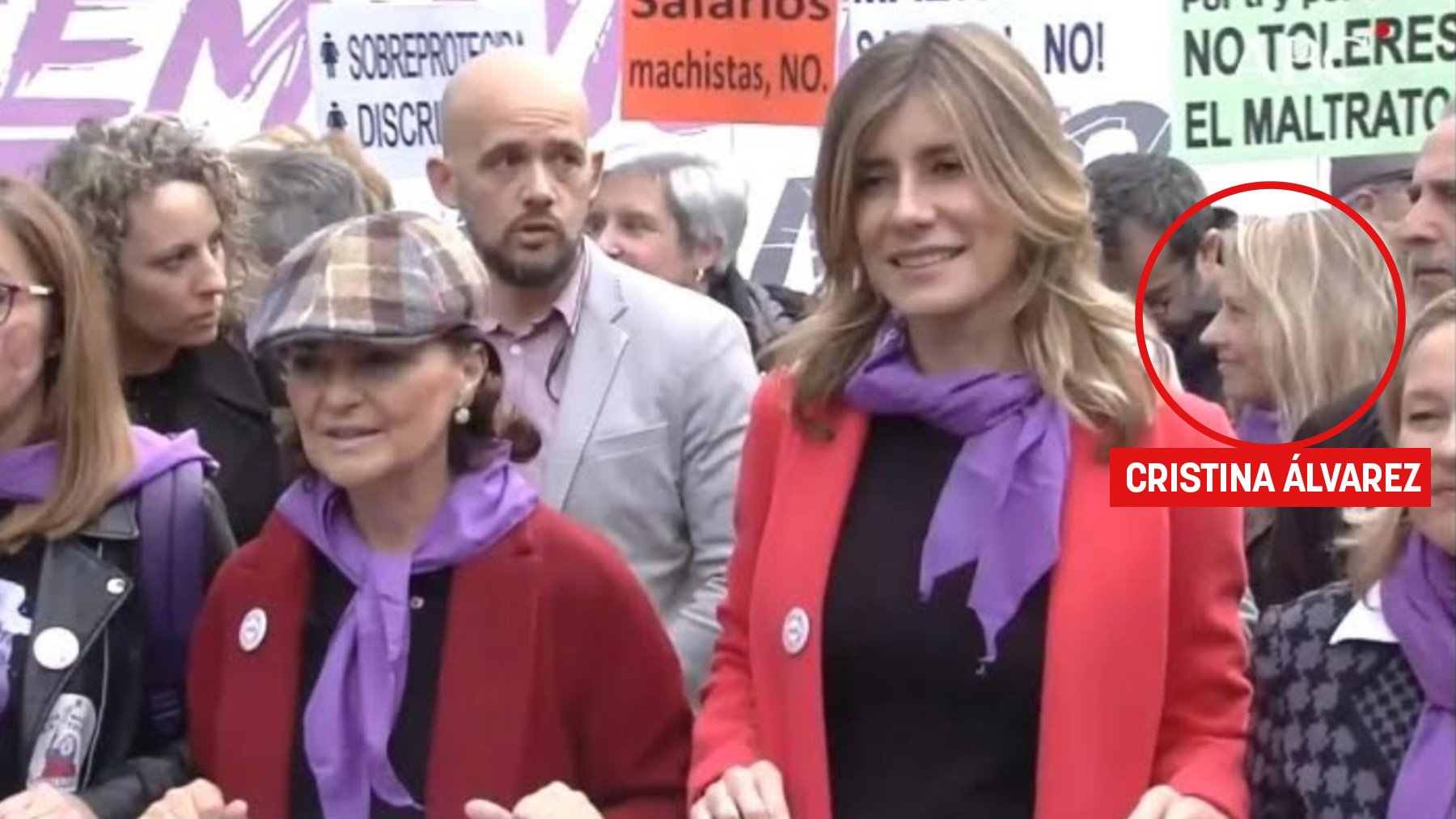 Cristina Álvarez, en una manifestación del PSOE con Begoña Gómez.