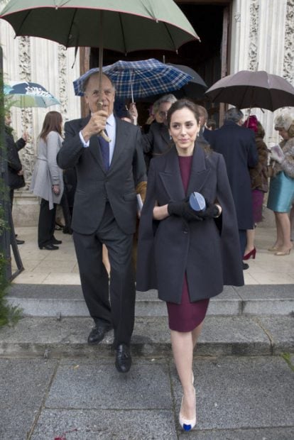 Tamara Falcó acudió junto a su padre Carlos Falcó a la boda de Marian Rojas Estapé (Foto: Gtres).