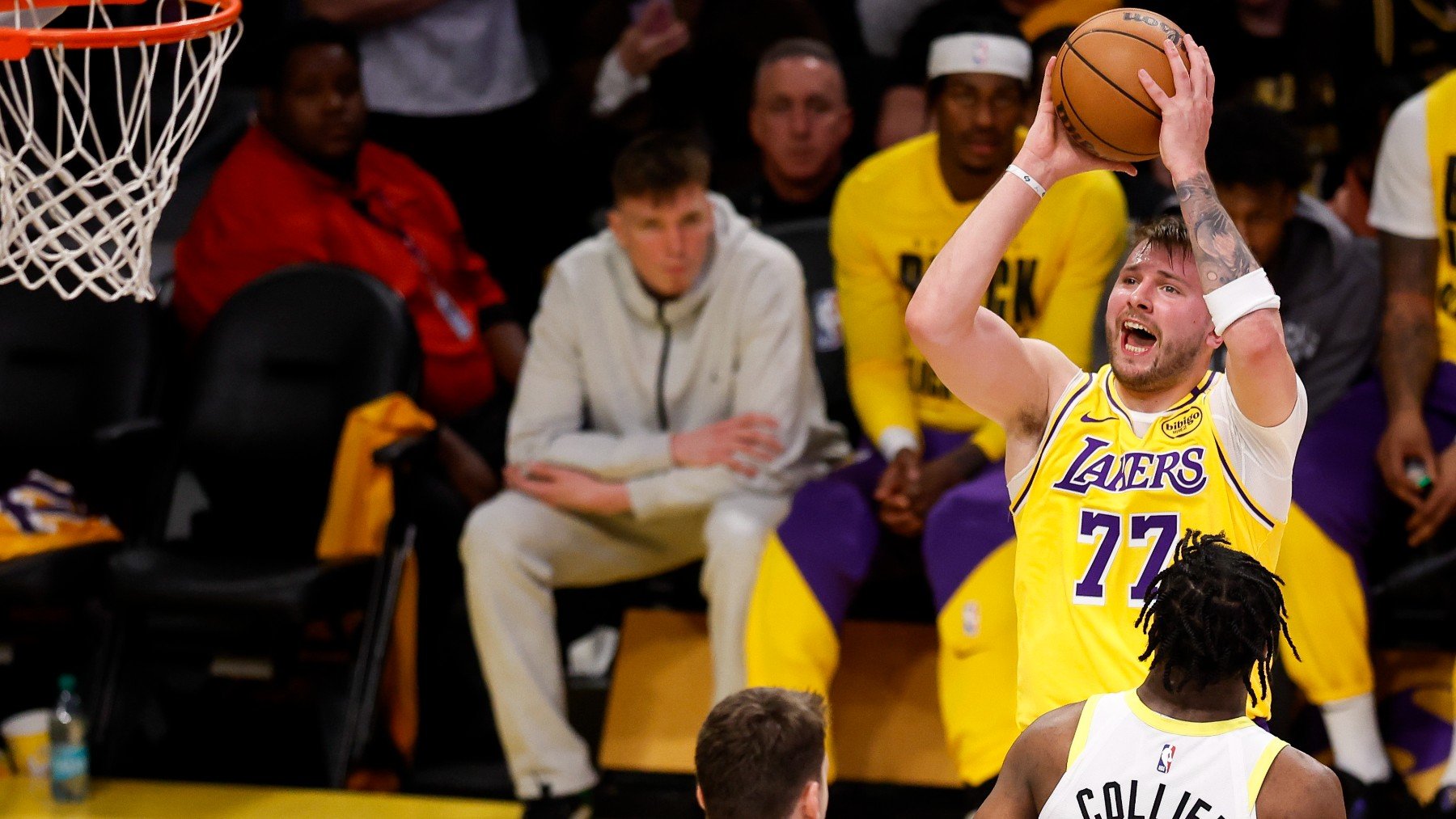 Luka Doncic se estrena con Los Angeles Lakers. (EFE)