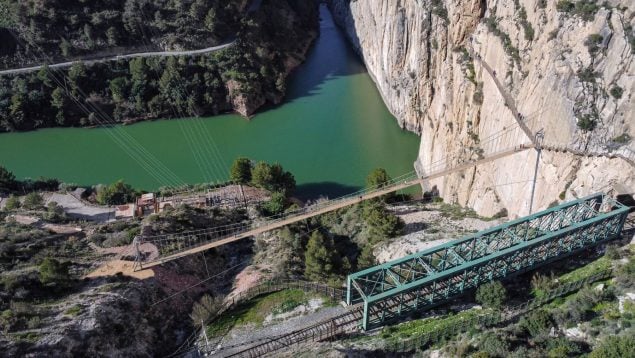 El Caminito del Rey se ampliará con el mayor puente colgante peatonal de España: 110 metros y 1.700 kilos