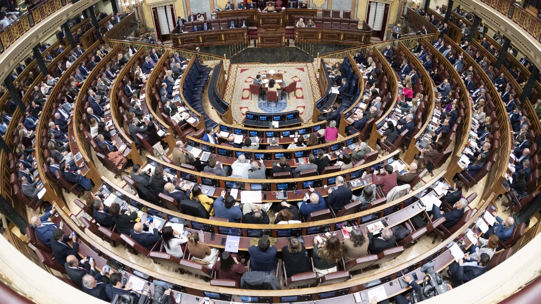 El Congreso aprueba el decreto ‘ómnibus’ de las pensiones y el palacete del PNV con el único ‘no’ de Vox