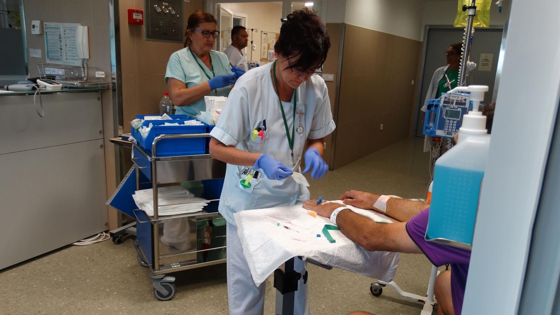 Enfermeras trabajando en un hospital.