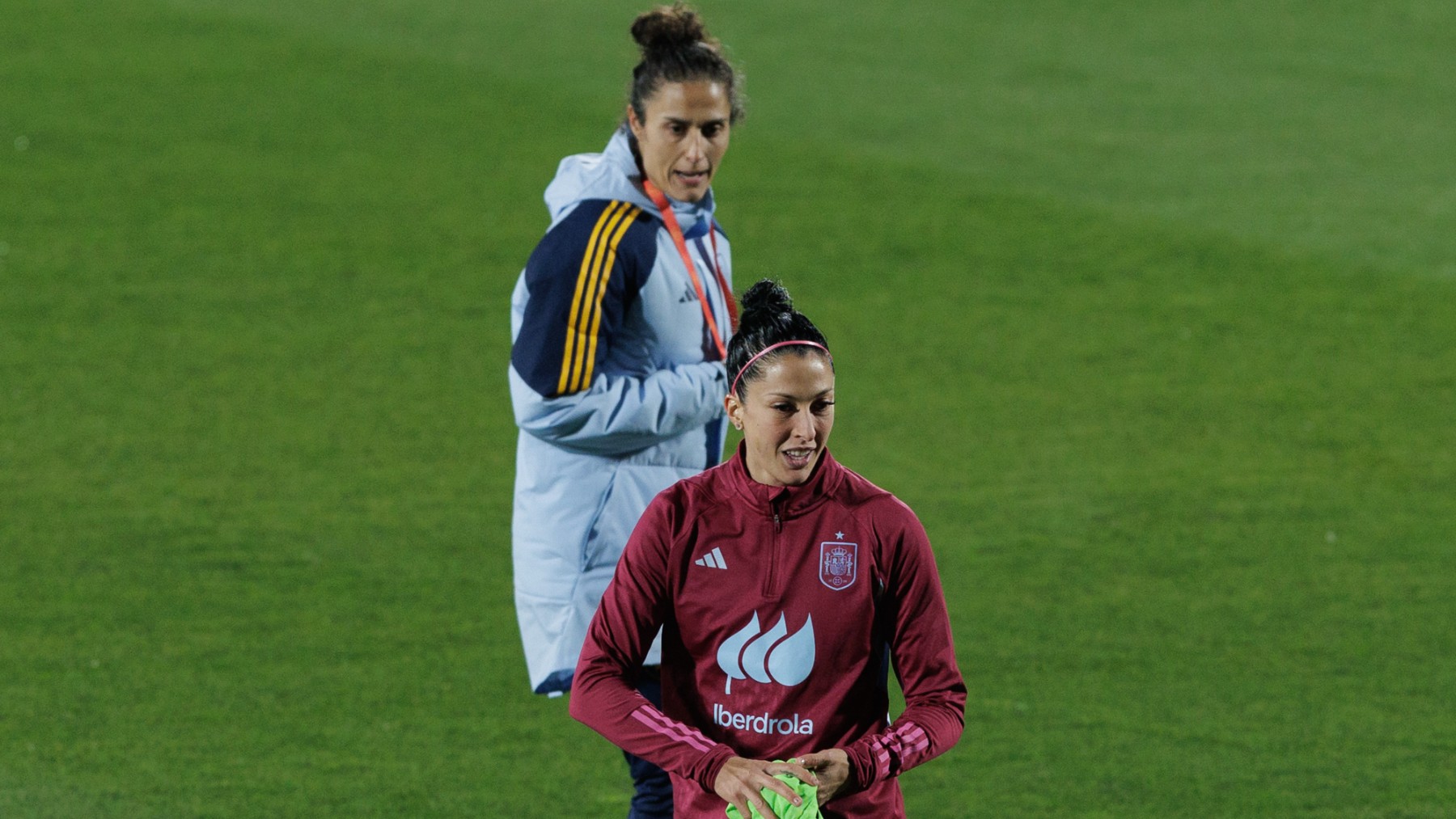 Montse Tomé y Jenni Hermoso, en un entrenamiento. (EP)