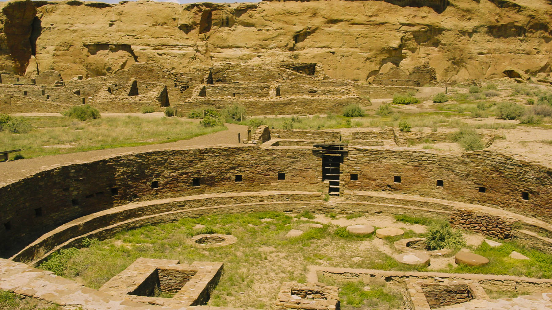 Ruinas de Chetro Ketl en el Cañón Chaco. Foto: National Park Service en Wikimedia Commons.