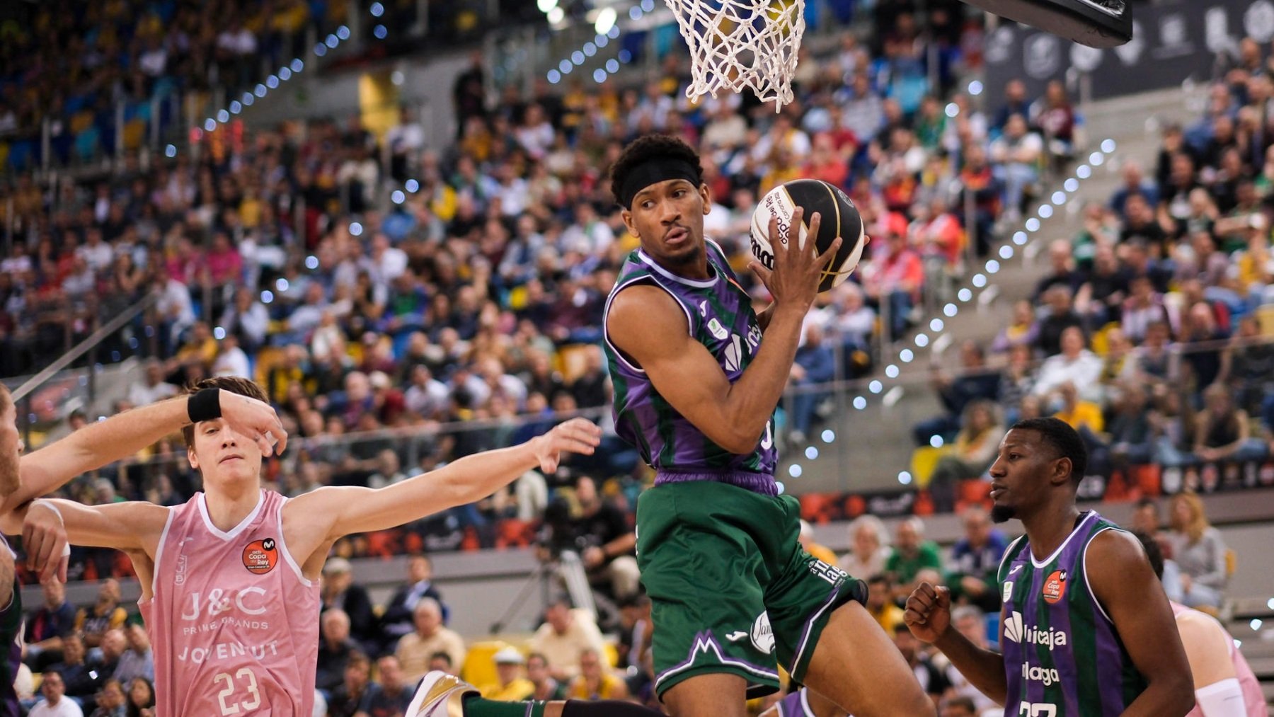 La fiesta de Unicaja ya es semifinalista de la Copa tras arrasar a Joventut