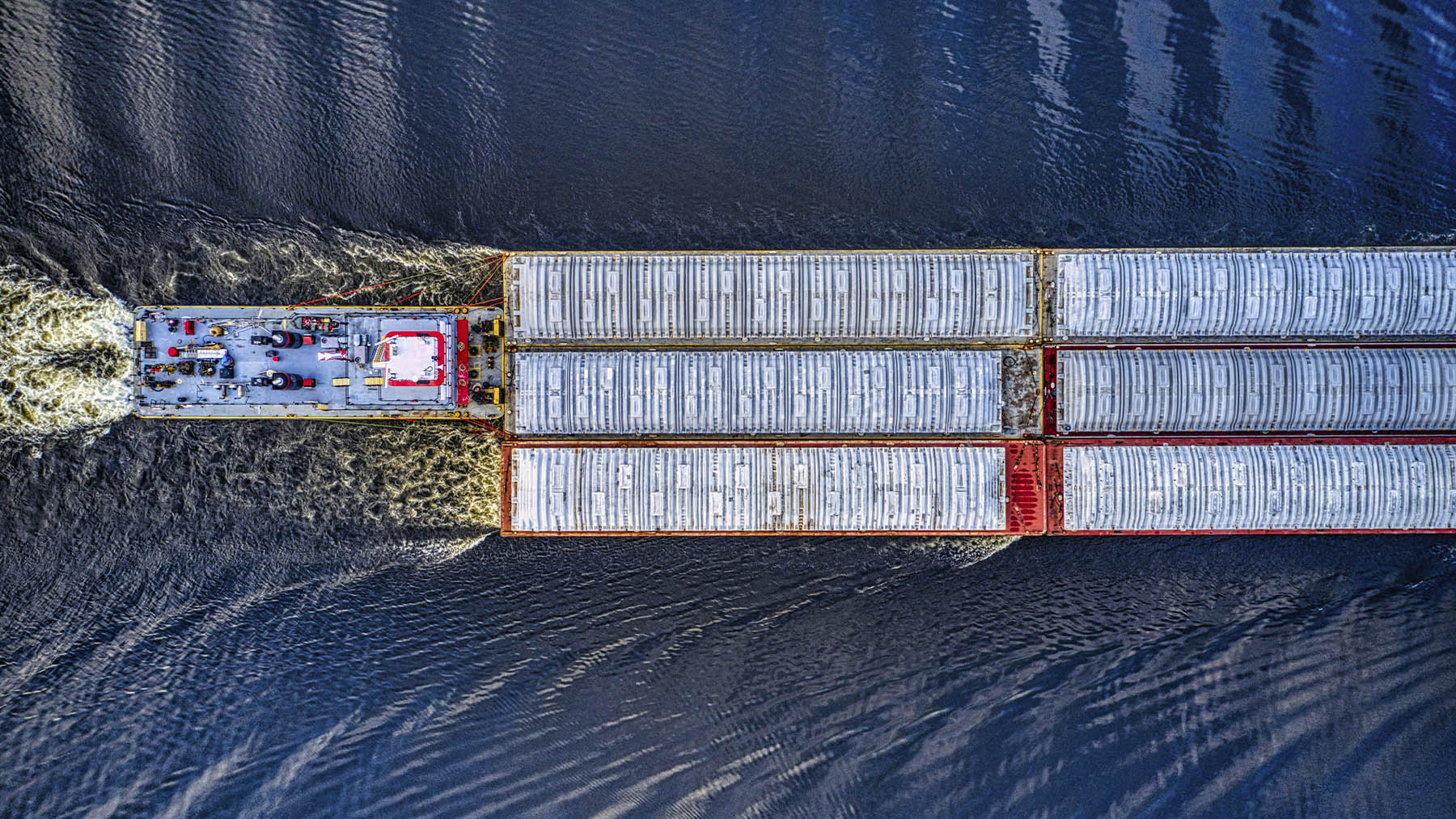 Toma aérea de barcos ecológicos. Foto: Pexels.