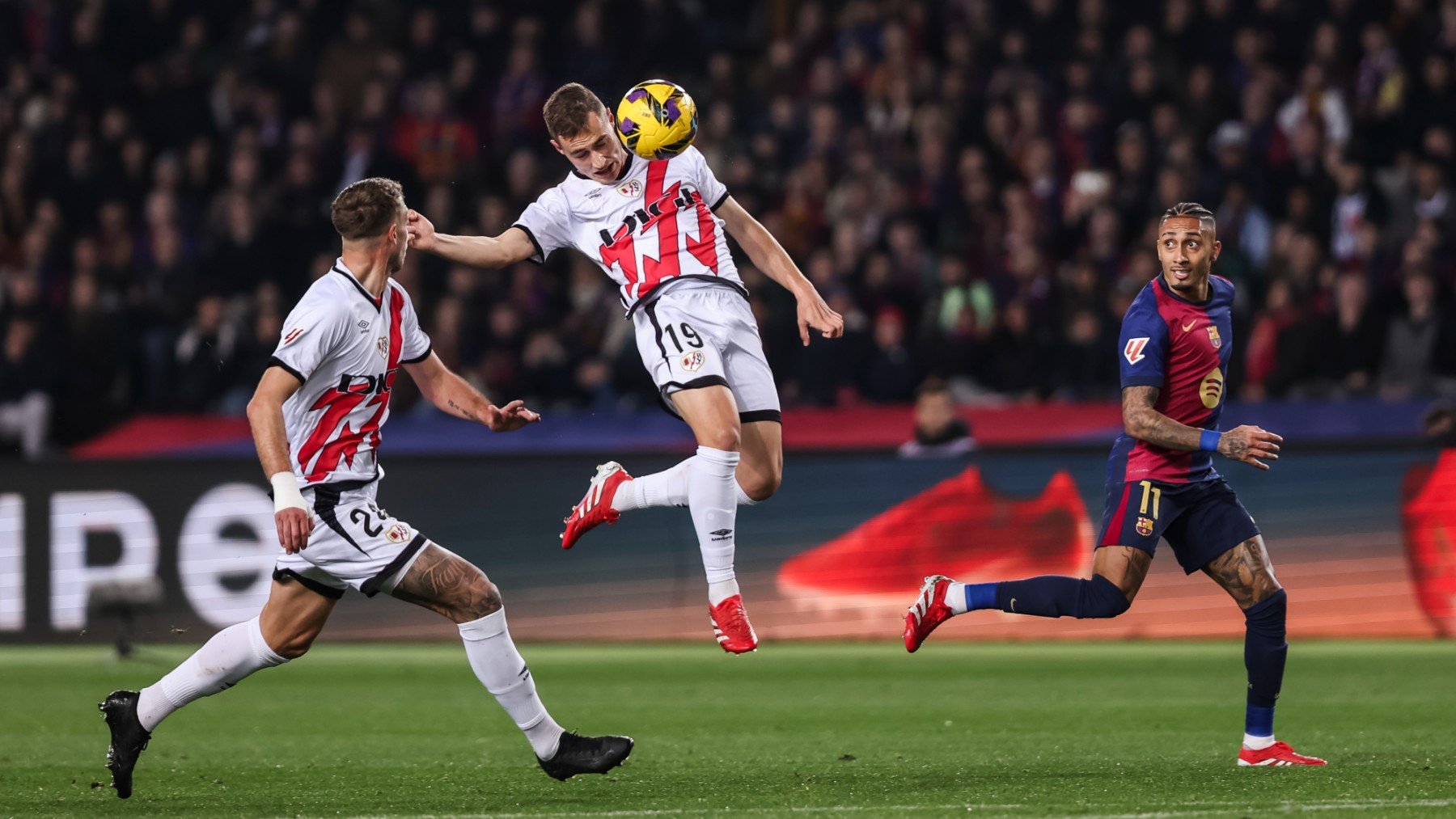 Jorge de Frutos, en una acción ante el Barcelona. (Getty)