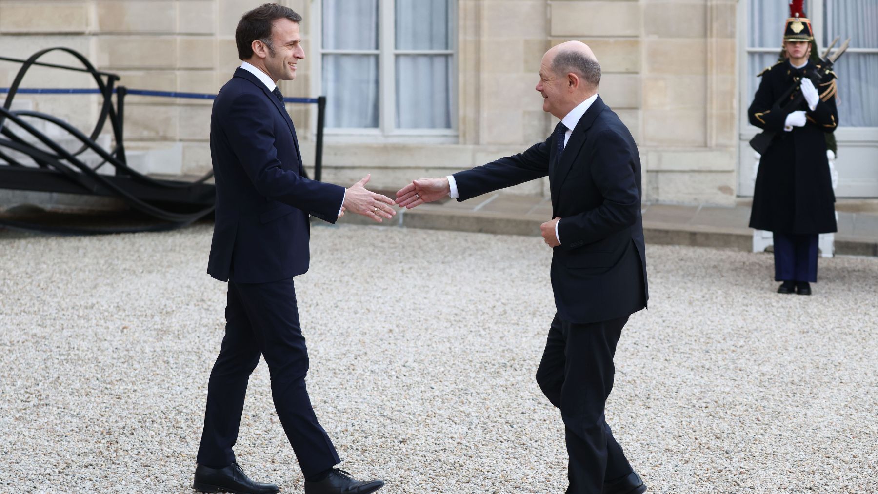 Macron y Scholz en la cumbre de Paris. (Getty