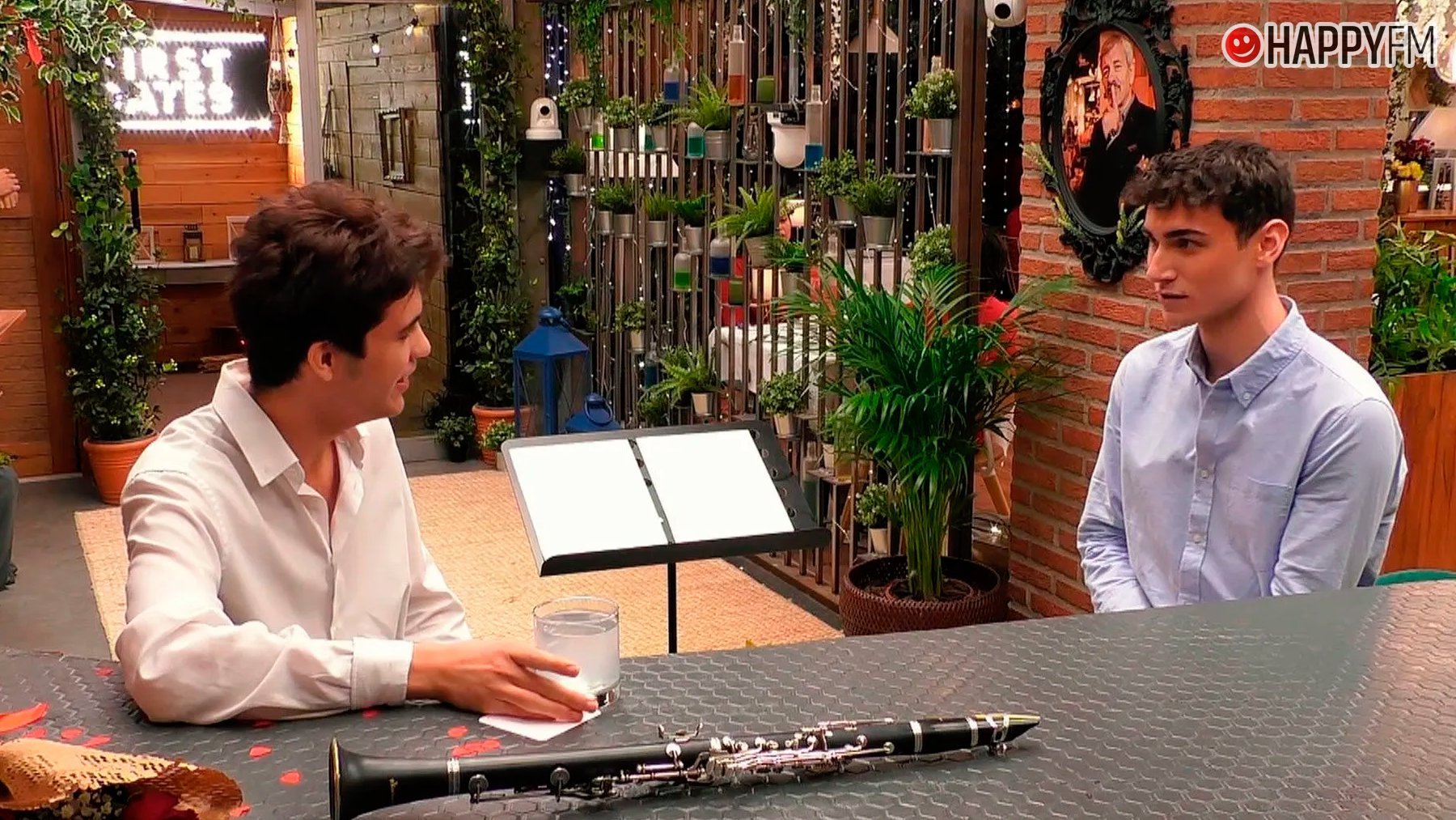 Stefan y Alejandro en First Dates. (Mediaset)