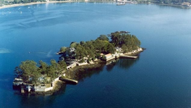 Isla, Galicia, isla de San Simón, curiosidades