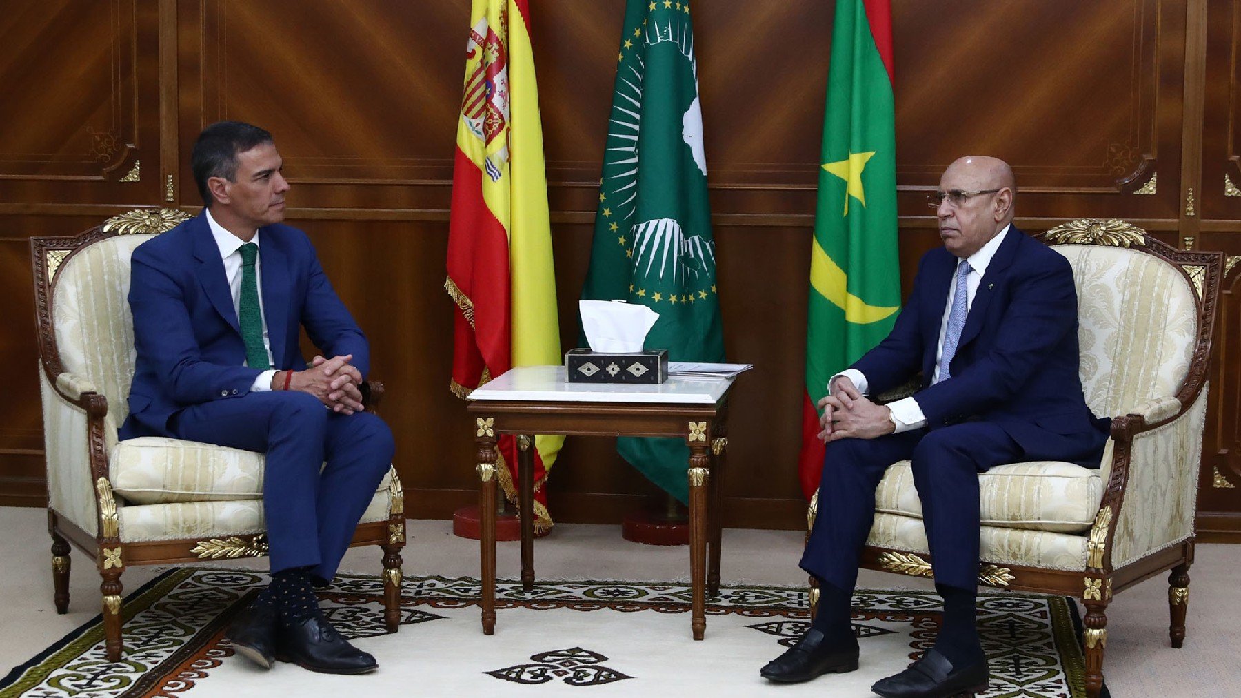 Pedro Sánchez y el presidente de Mauritania, Mohammed Cheikh El Ghazouani.