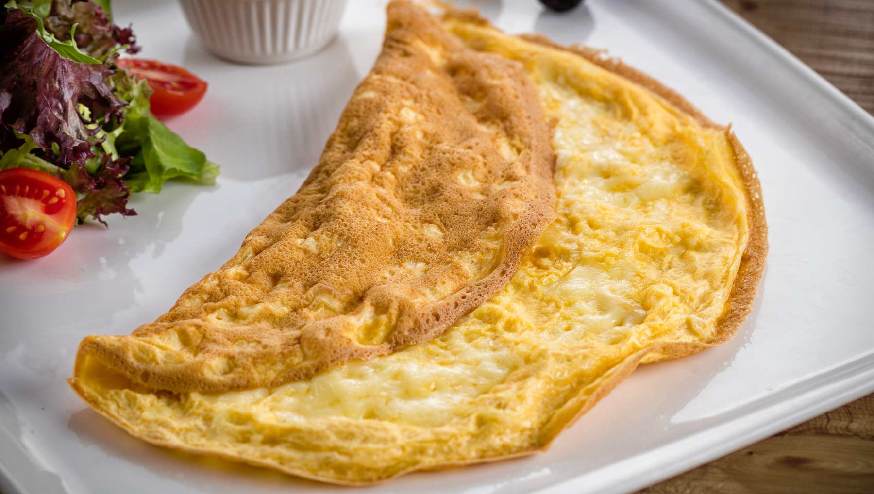 El secreto para una tortilla francesa esponjosa y con más sabor que nunca