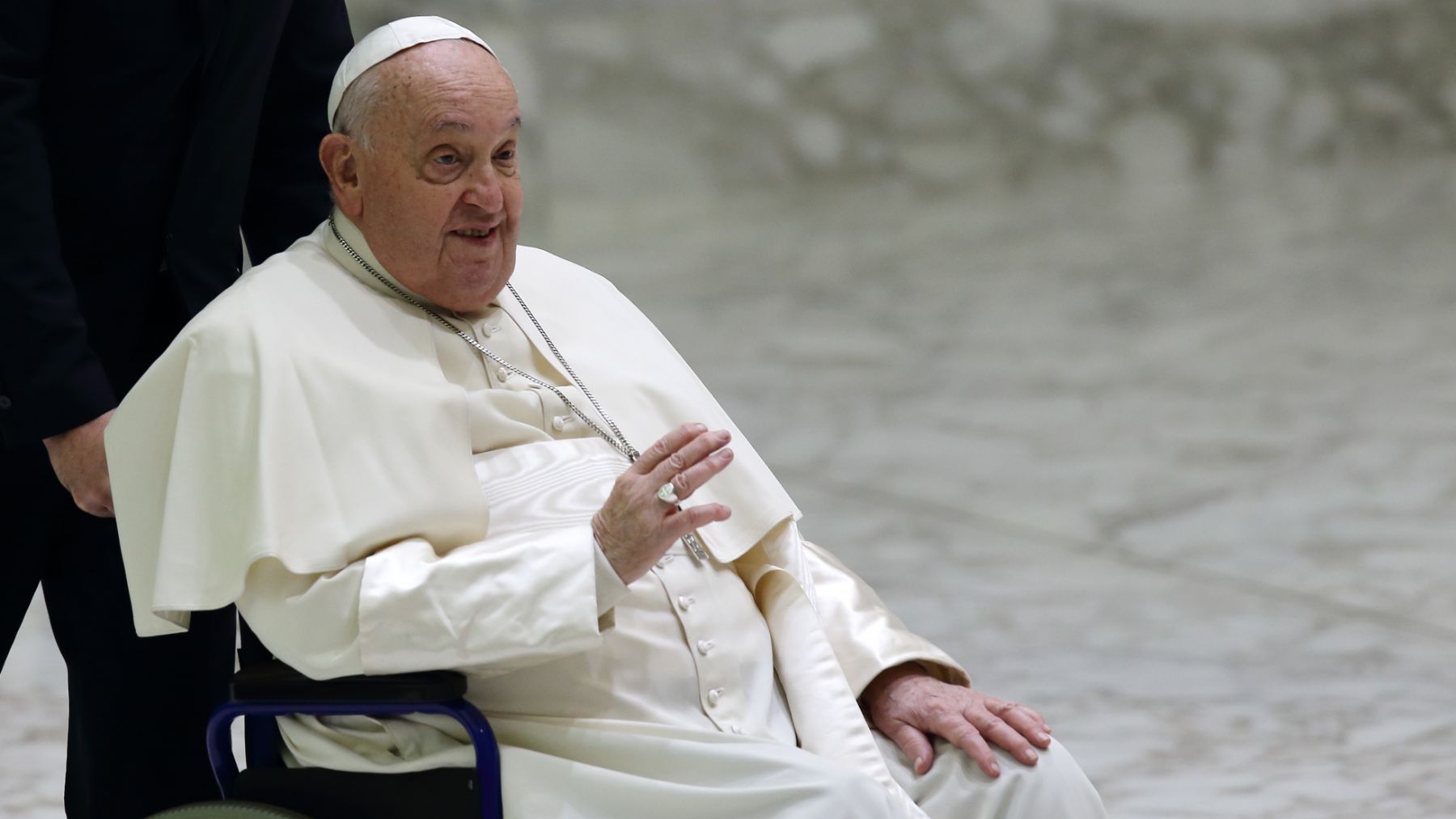 Última hora del estado de salud del Papa Francisco: Meloni le visita en el hospital