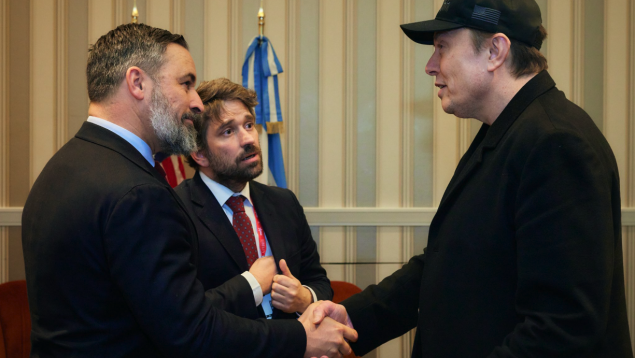 Santiago Abascal, Gabriel Ariza y Elon Musk en Washington D. C.