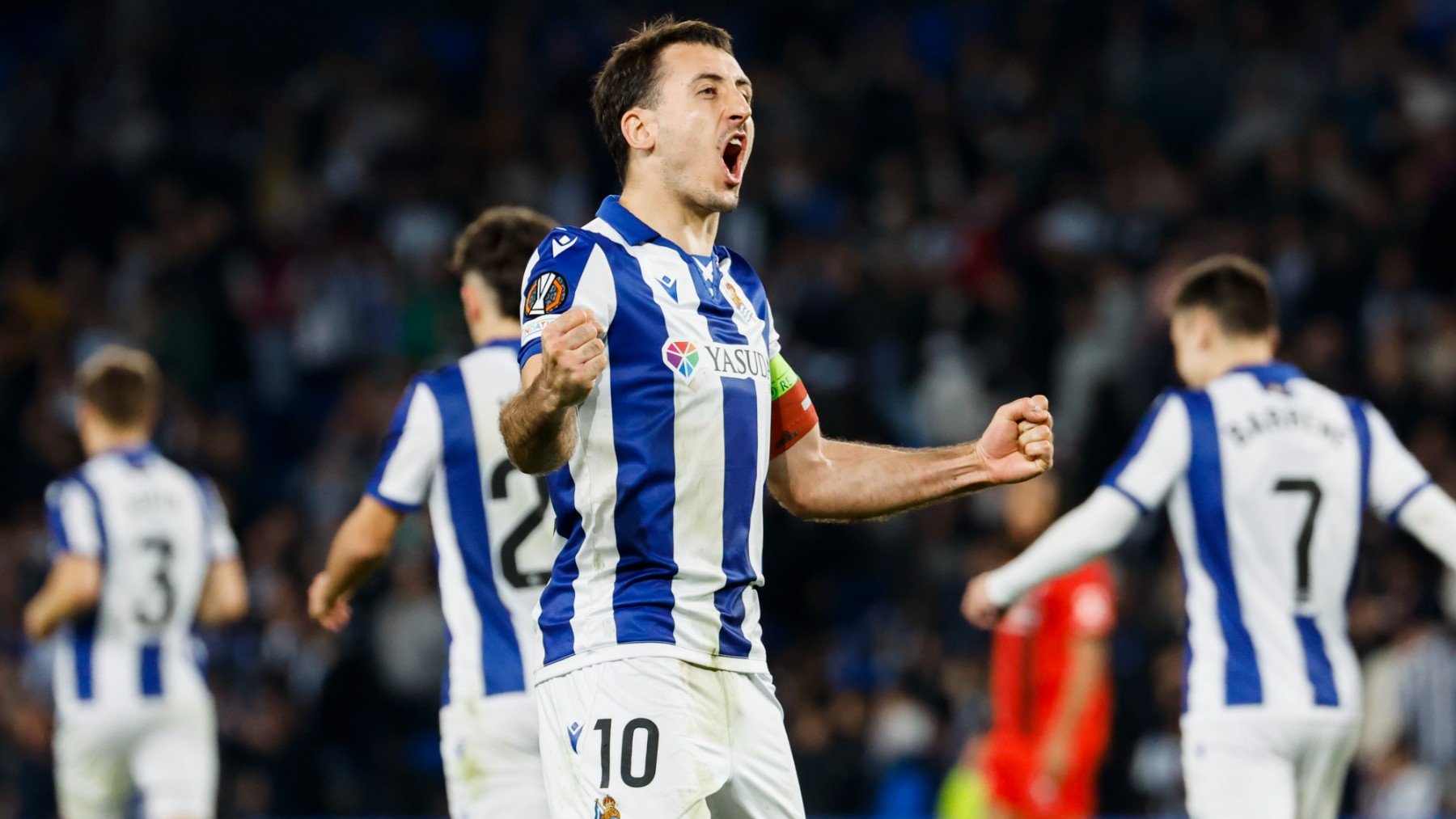 Oyarzabal celebra un gol con la Real Sociedad ante el Midtjylland. (EFE)