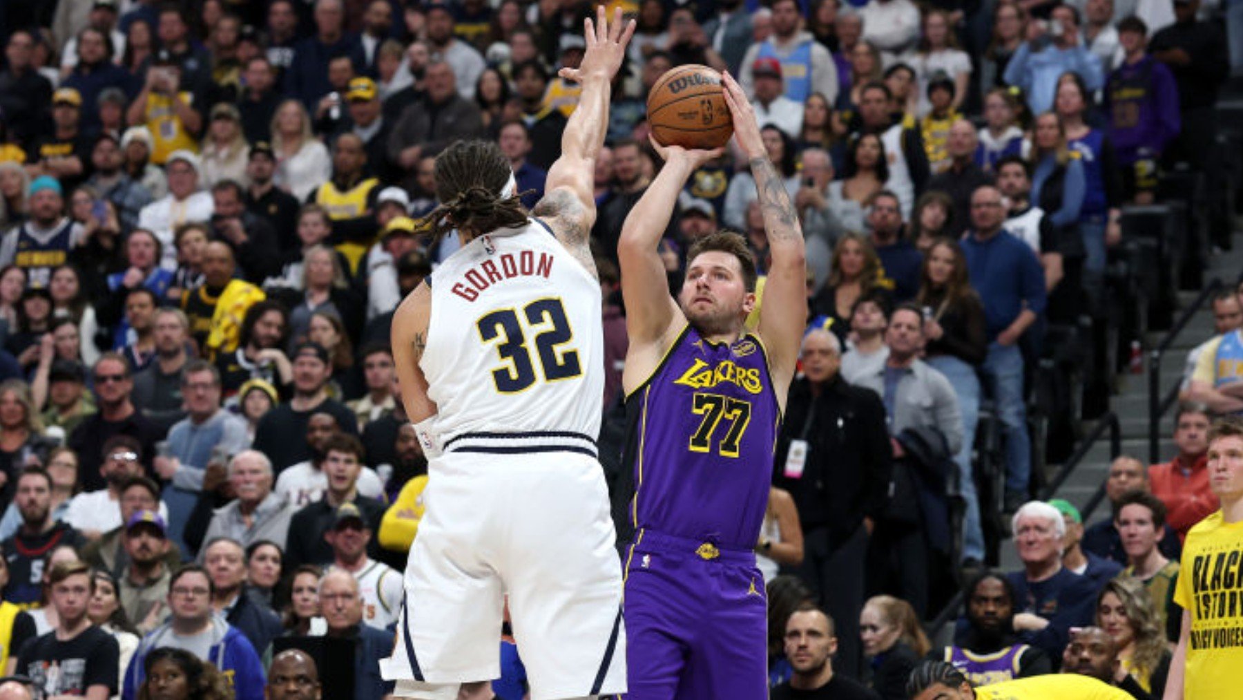 Doncic durante el partido de los Lakers en Denver. (Getty)