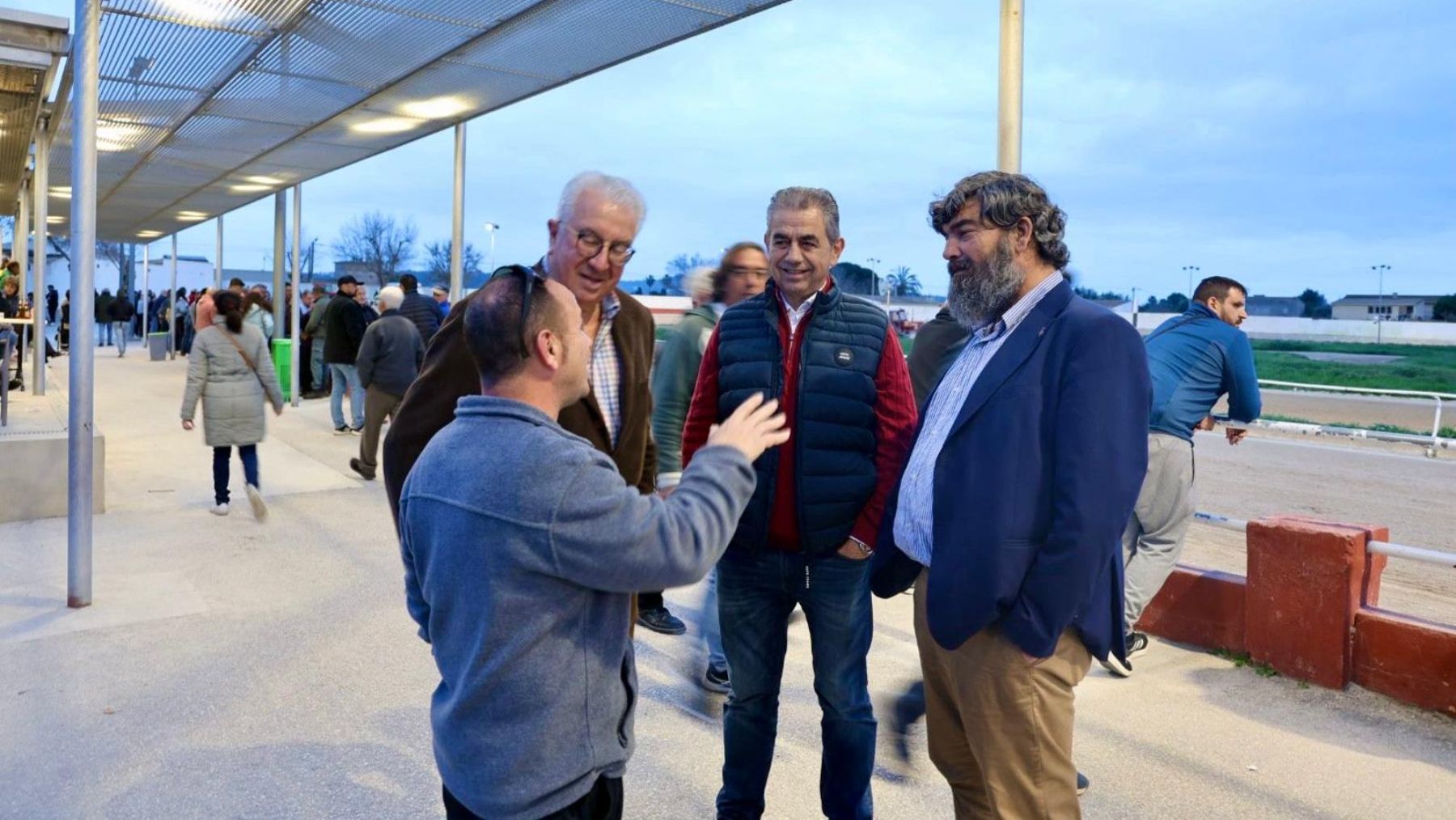 Pedro Bestard durante su visita al Hipódromo de Manacor.