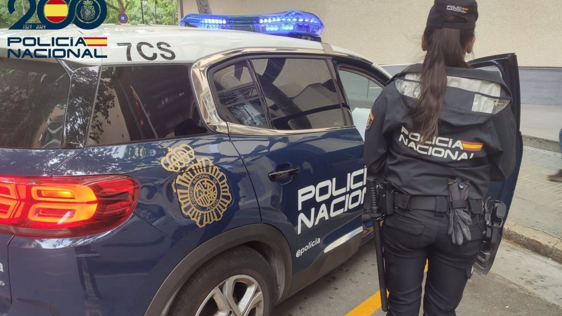 Una agente de la Policía Nacional.