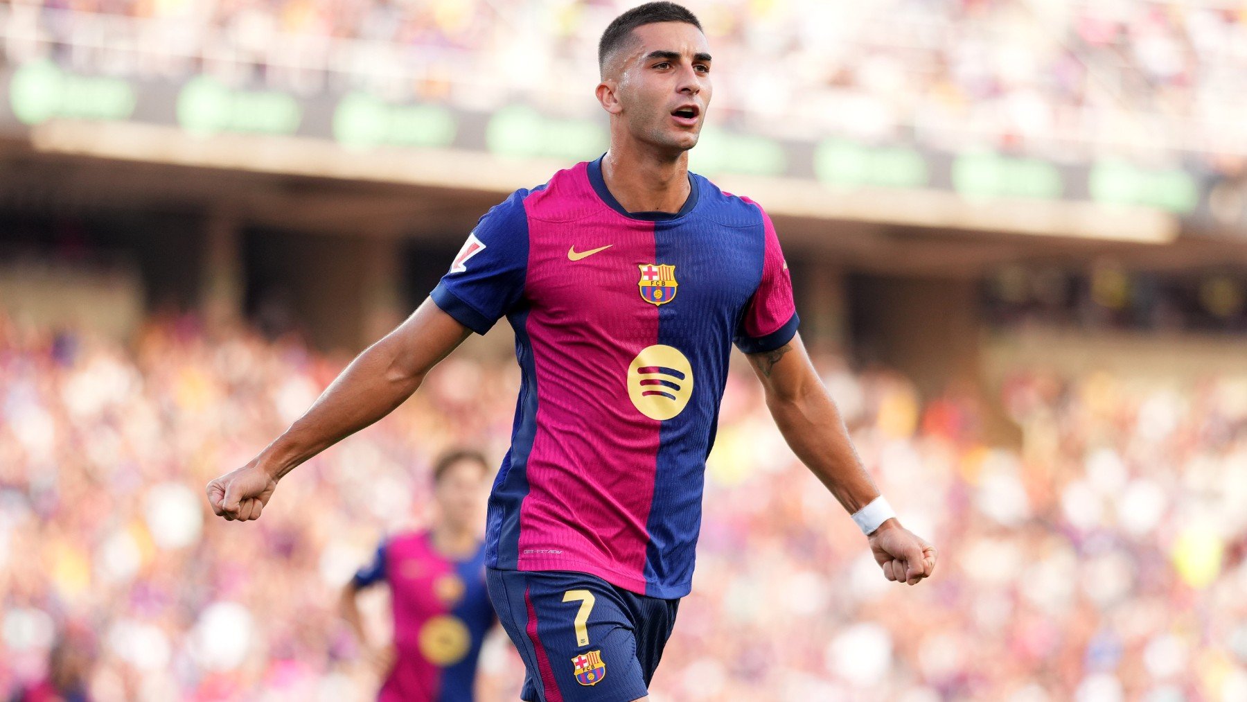 Ferran Torres tras marcar un gol con el Barcelona. (Getty)