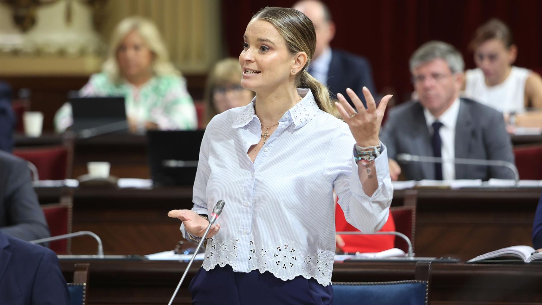 La presidenta Marga Prohens en el Parlament. (EP)