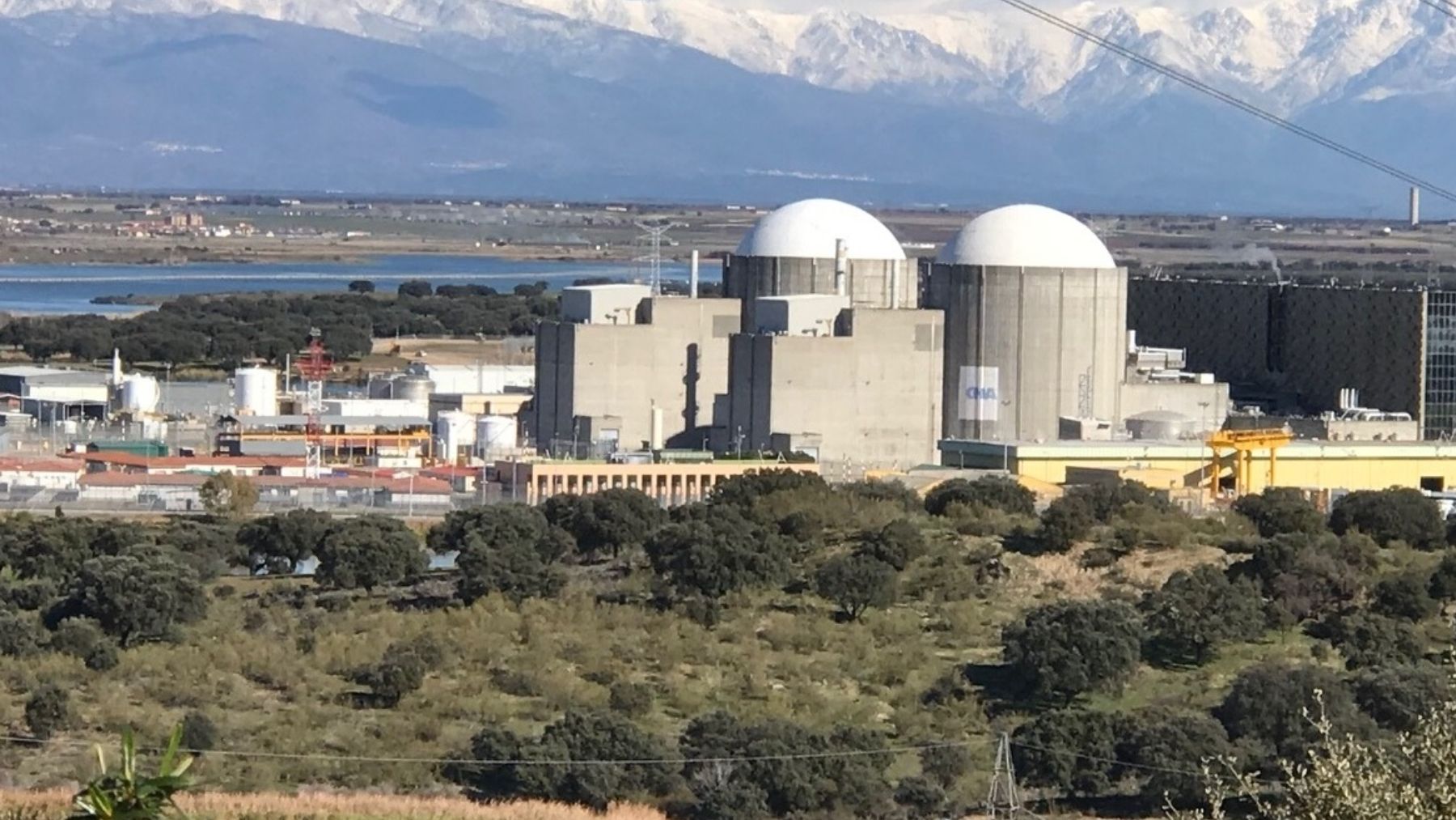 Vista de la central nuclear de Almaraz (Cáceres)