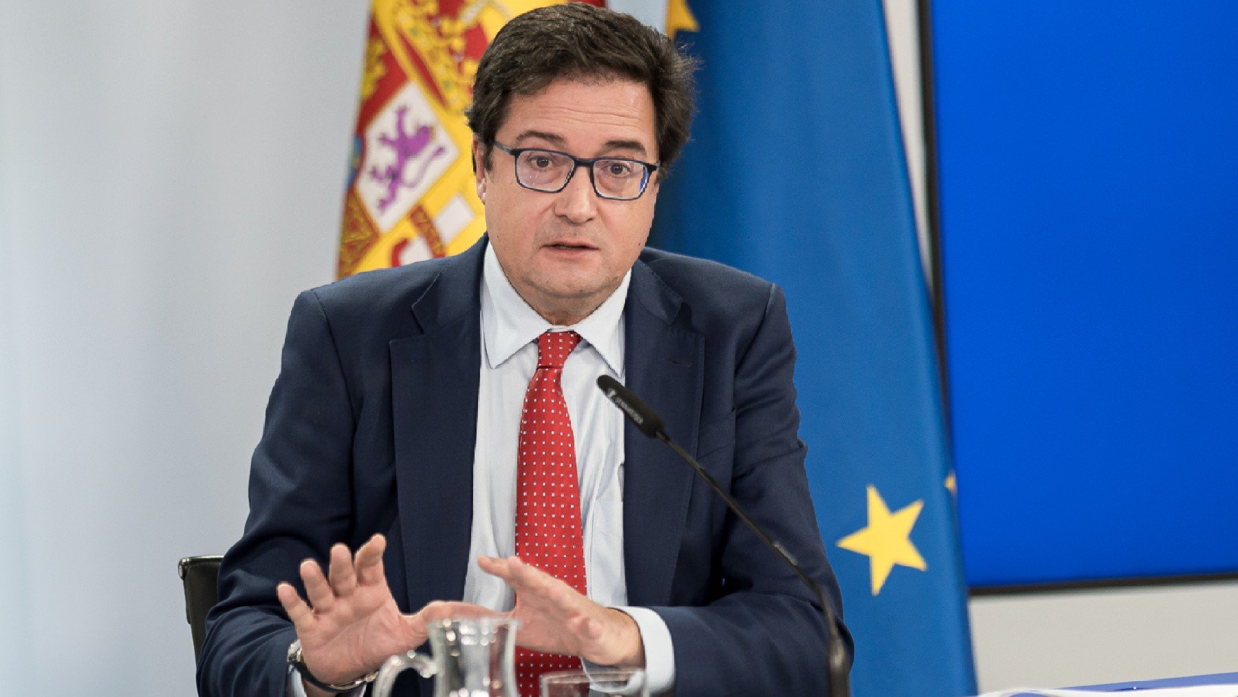 TVE corta la retransmisión del discurso de Ayuso el 2 de mayo para sacar a Óscar López atacándola