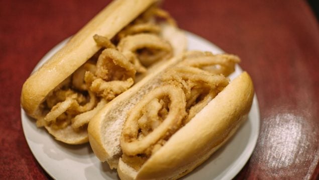 mejor bocadillo de calamares de España, el mejor bocadillo de calamares español, dónde comer el mejor bocata de calamares, el mejor bocadillo de calamares está en Valencia, mejor bar para comer bocadillo en Valencia, mejores bares de Valencia.