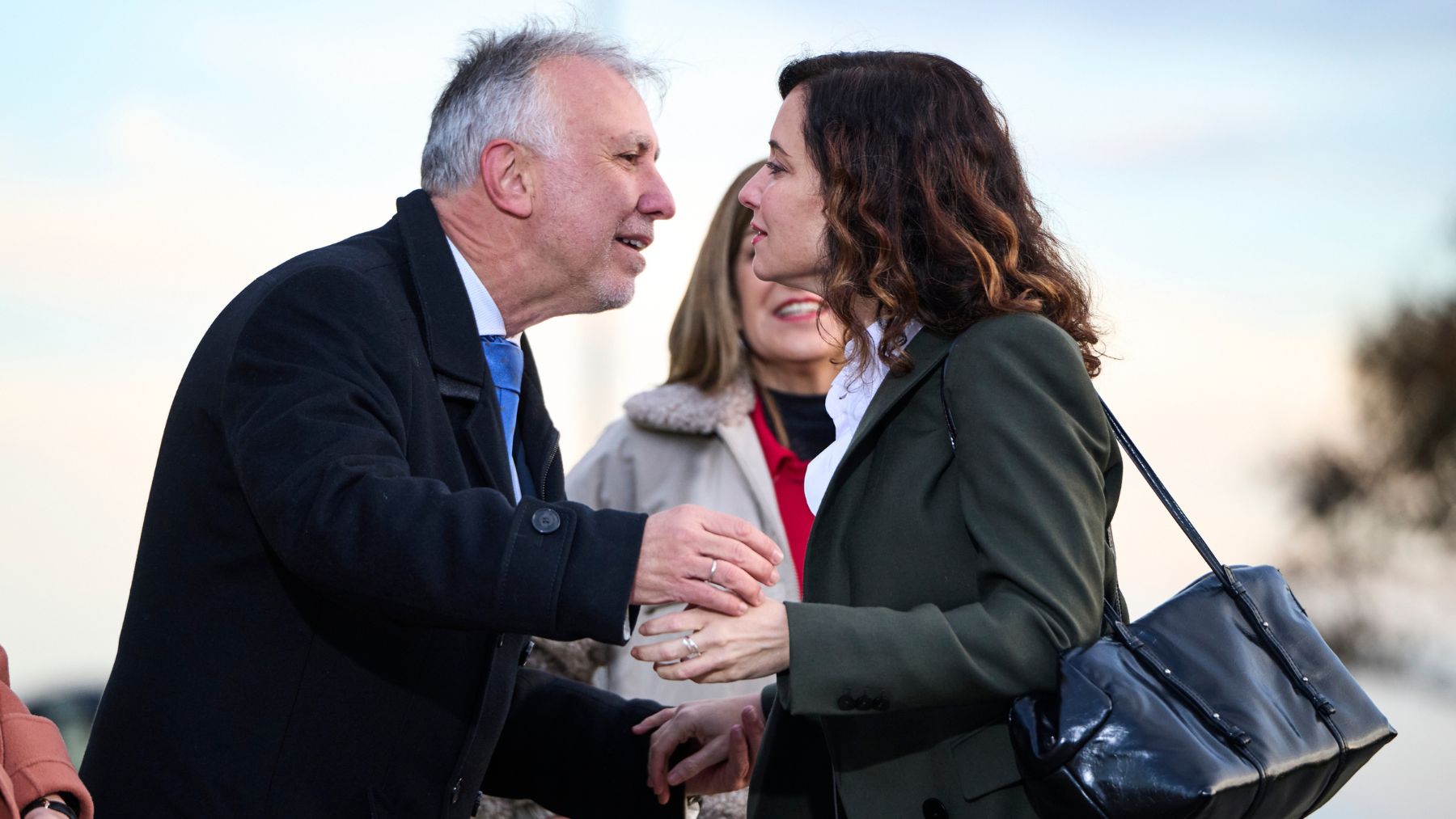 El ministro Ángel Víctor Torres y la presidenta Isabel Díaz Ayuso. (Foto: EP)