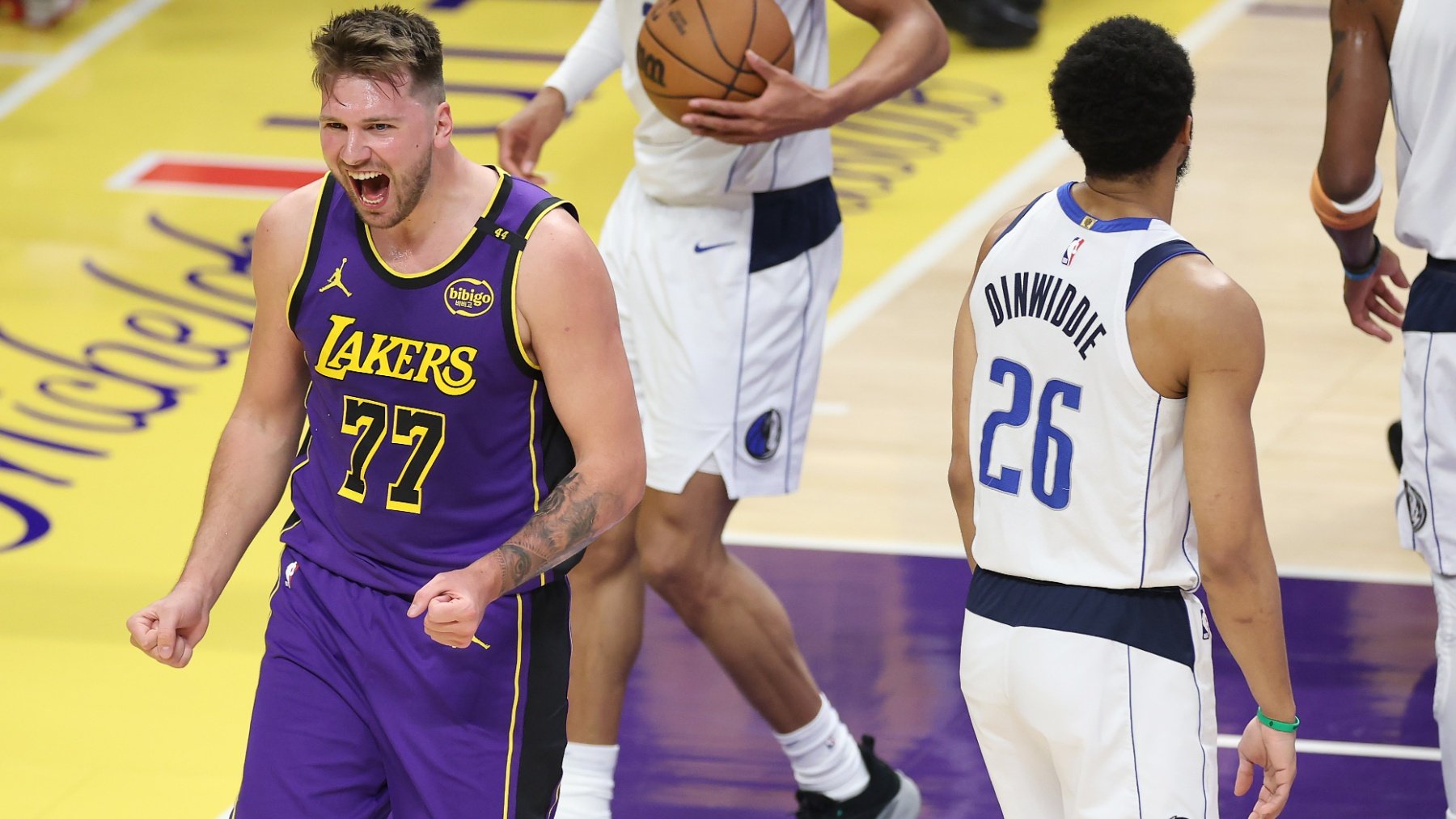 Luka Doncic en el partido Lakers-Mavericks. (Getty)