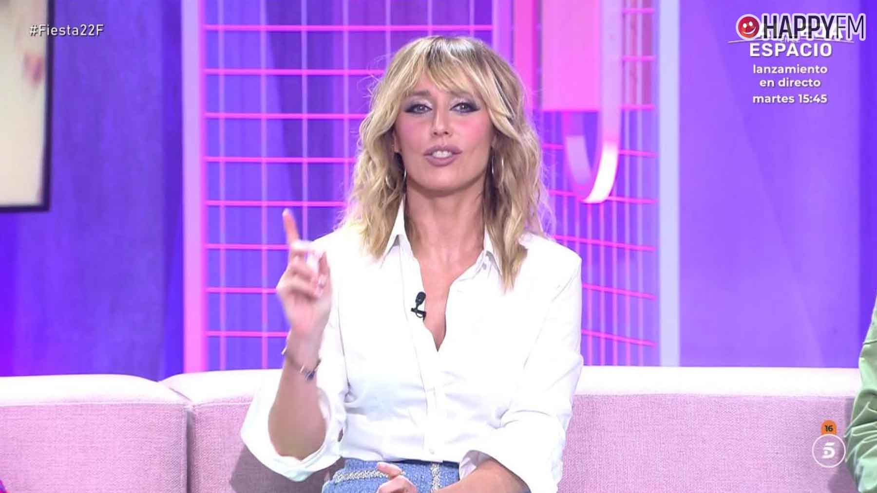 Emma García en el plató de Fiesta (Mediaset).