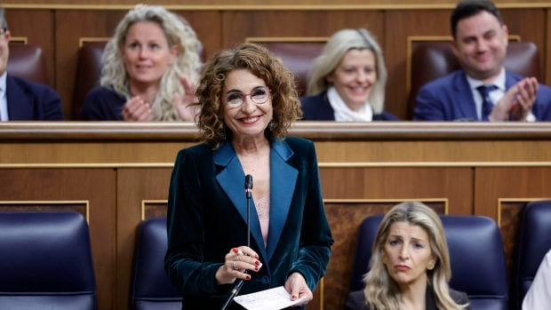 La vicepresidente primera del Gobierno y ministra de Hacienda, María Jesús Montero, ante el Congreso este miércoles. EFE/ Zipi Aragon