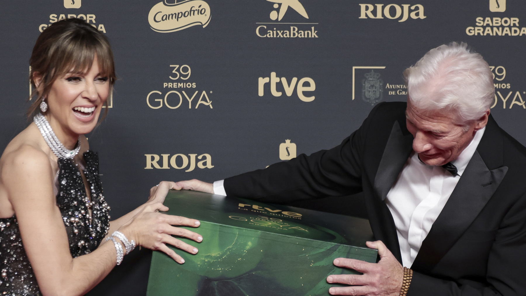 Richard Gere y Alejandra Silva. (Foto: Gtres)