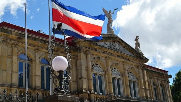 Cómo emigrar a Costa Rica desde España, emigrar a Costa Rica si eres español, razones para mudarte a Costa Rica, visado para emigrar a Costa Rica, por qué no es necesario visado para vivir en Costa Rica, motivos para emigrar a Costa Rica si eres español.