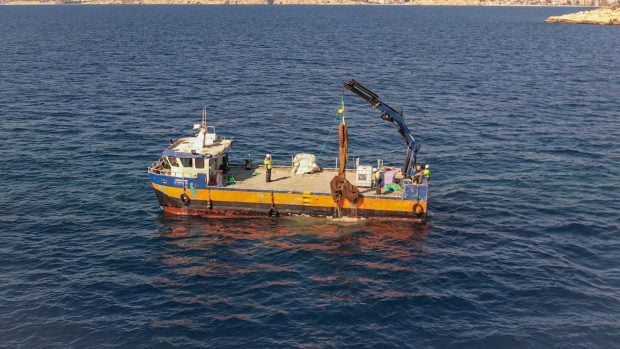 Extracción de la red de pesca en aguas de Benidorm