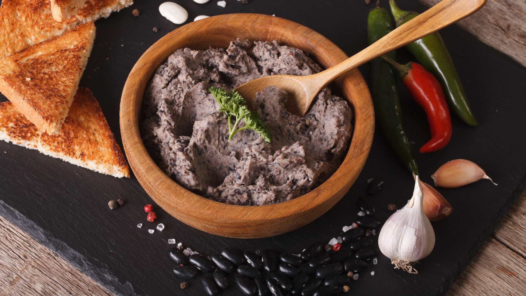 Paté de alubias negras.