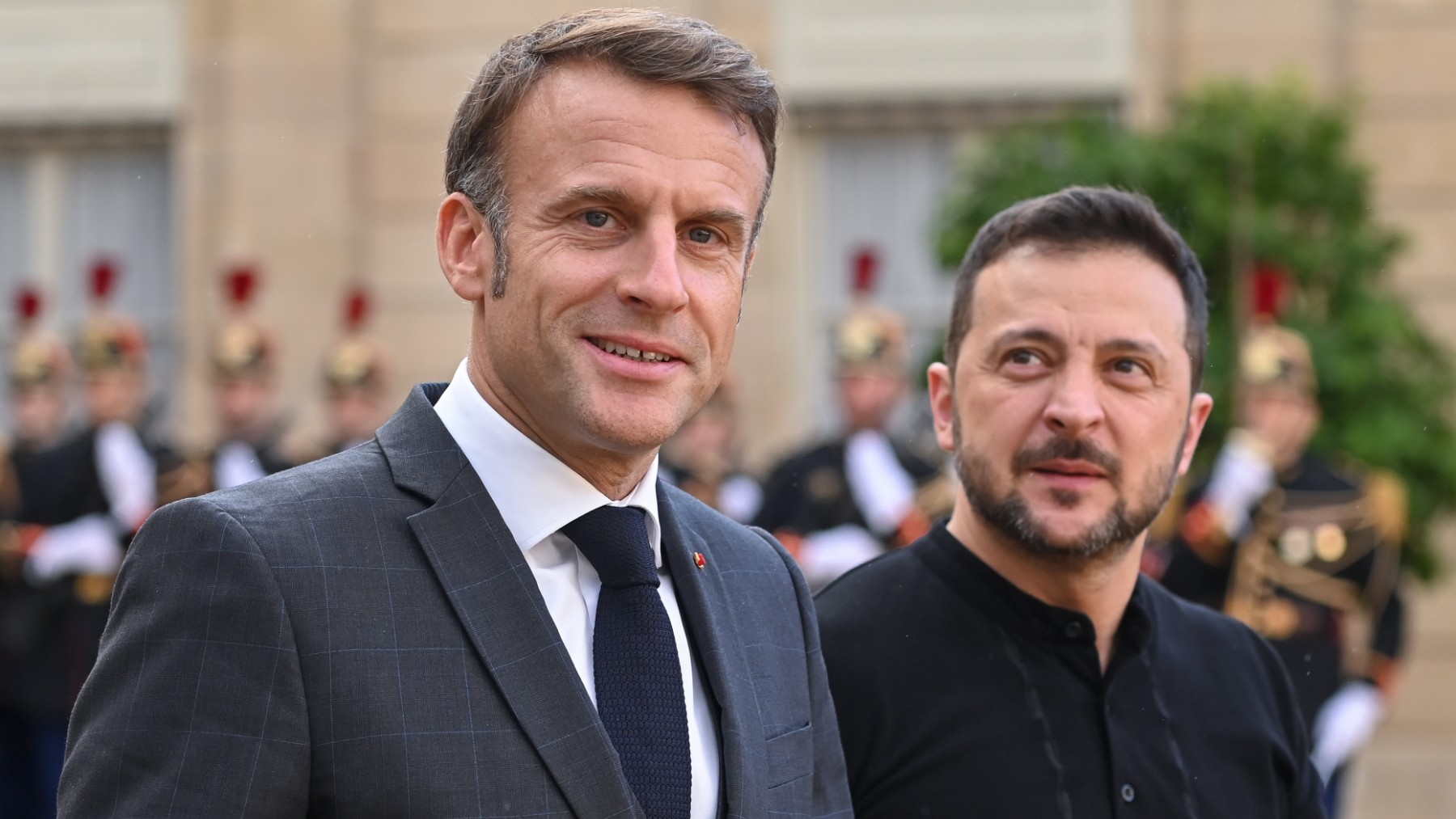 Emmanuel Macron con Zelenski en París en octubre de 2024. (Foto: Europa Press)