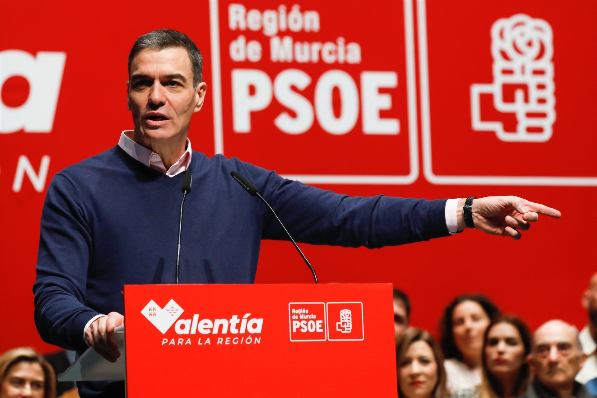 Sánchez clausura el XVII Congreso Regional del PSRM-PSOE en Cartagena (Murcia)