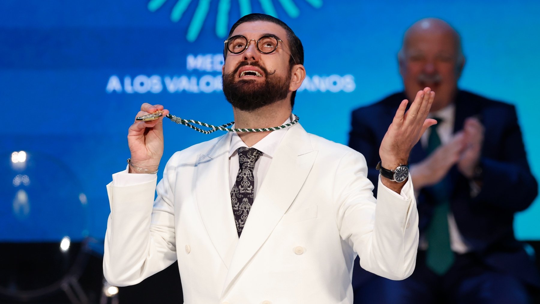 Manu Sánchez, tras recibir la Medalla de Andalucía. (Efe)