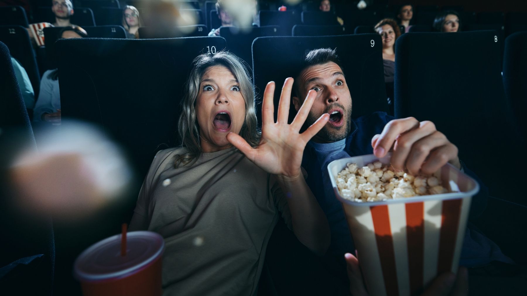 Adiós al gimnasio: éste es el número exacto de calorías que pierdes cuando ves una película de terror