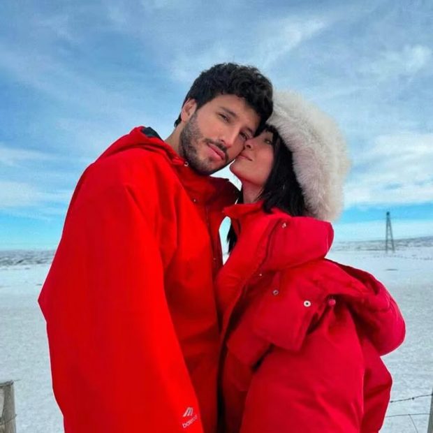 Sebastián Yatra y Aitana en la grabación del videoclip de Akureyri. (Instagram) 