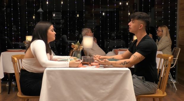 Itziar y Javier en First Dates. (Mediaset)