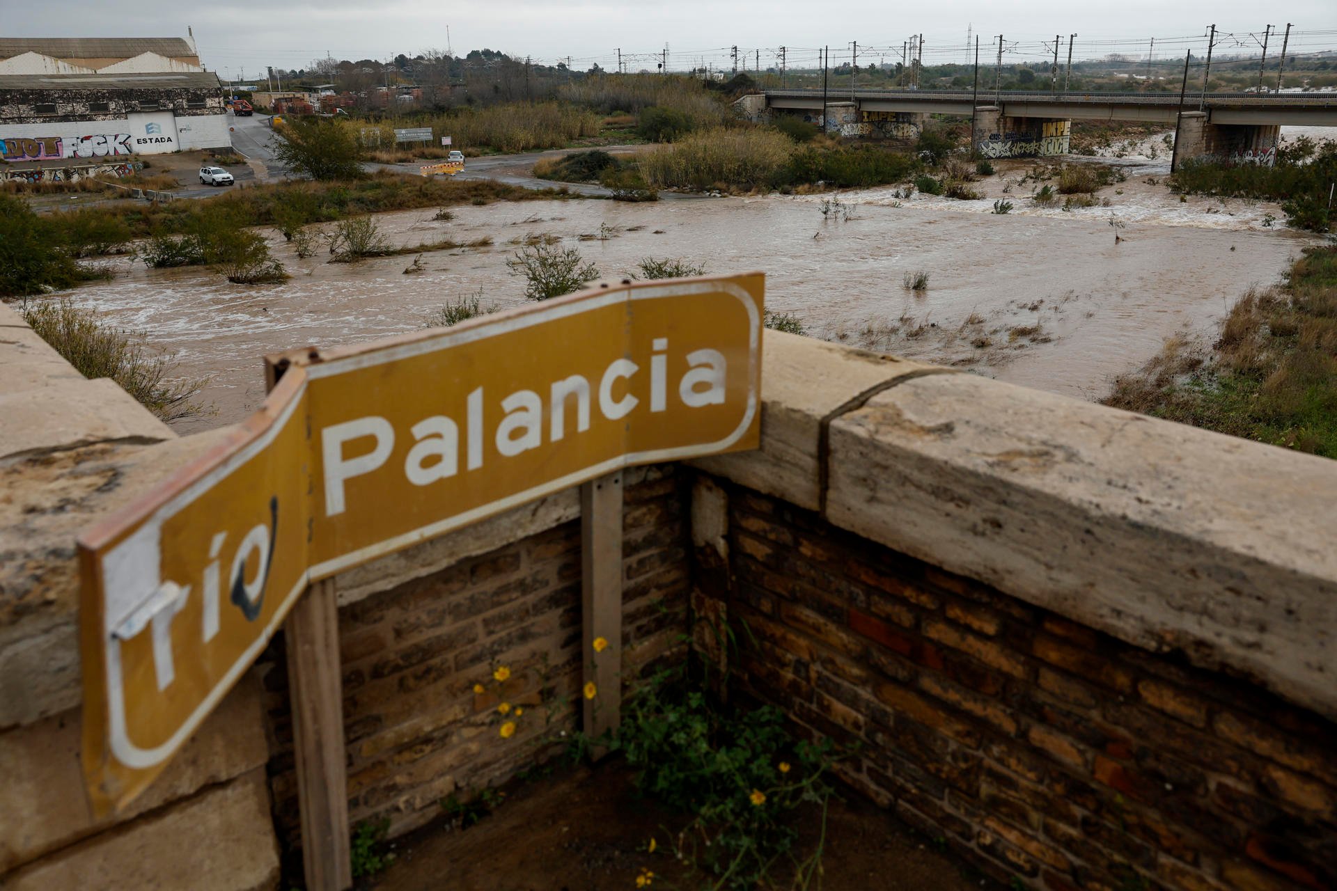 Río Palancia a su paso por Sagunto, en Valencia. (FOTO: EFE)