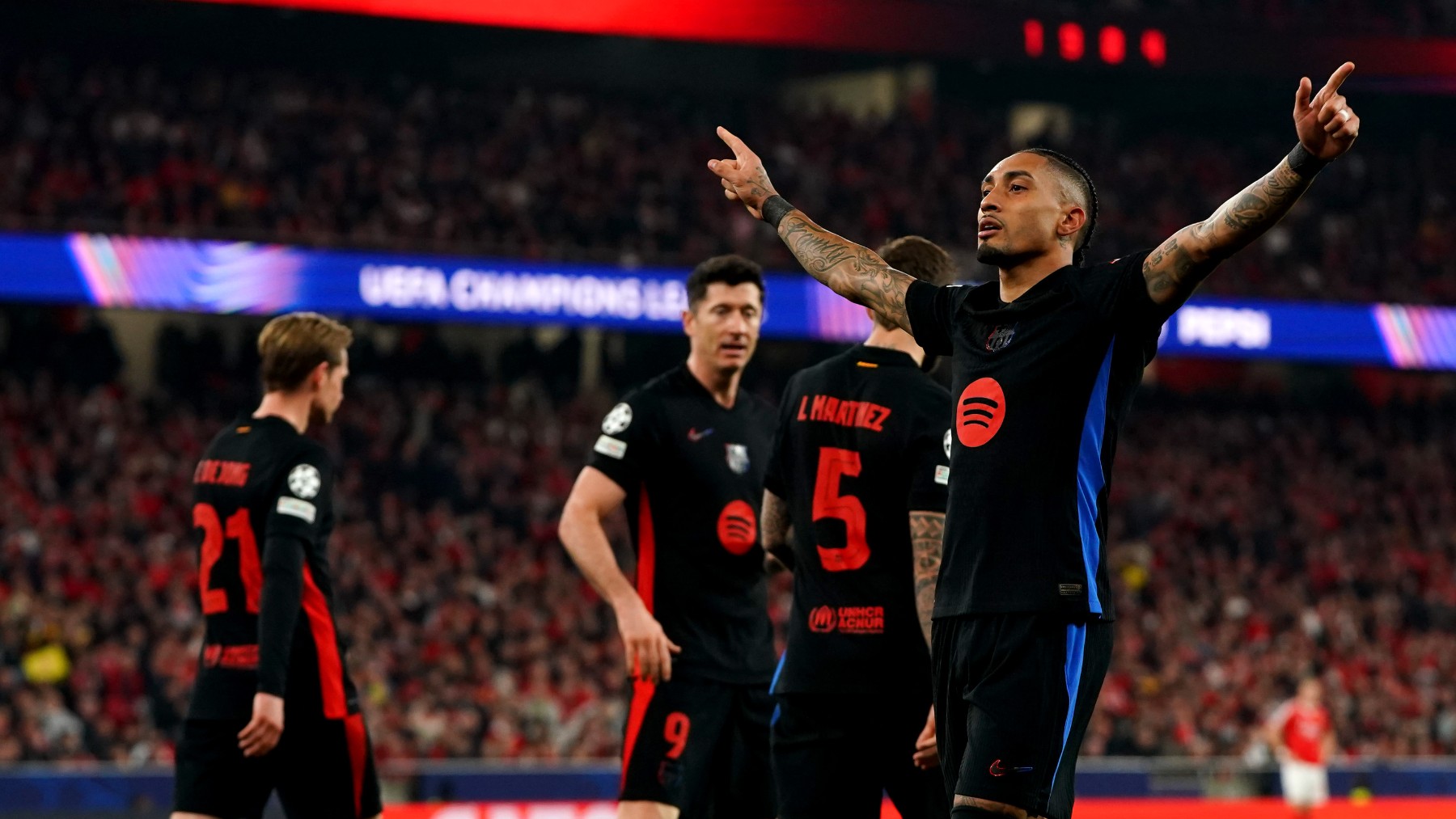 Raphinha celebra su gol en Lisboa. (Getty)