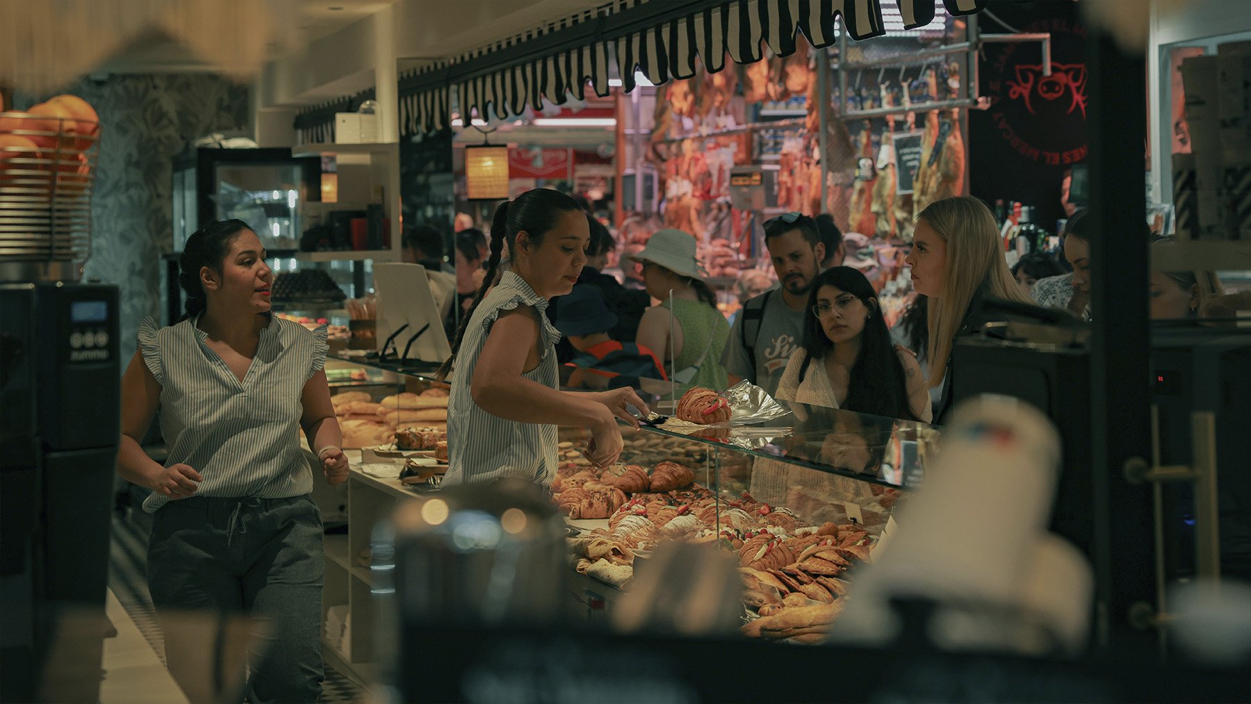 Panaderas trabajando. Foto: Pexels.