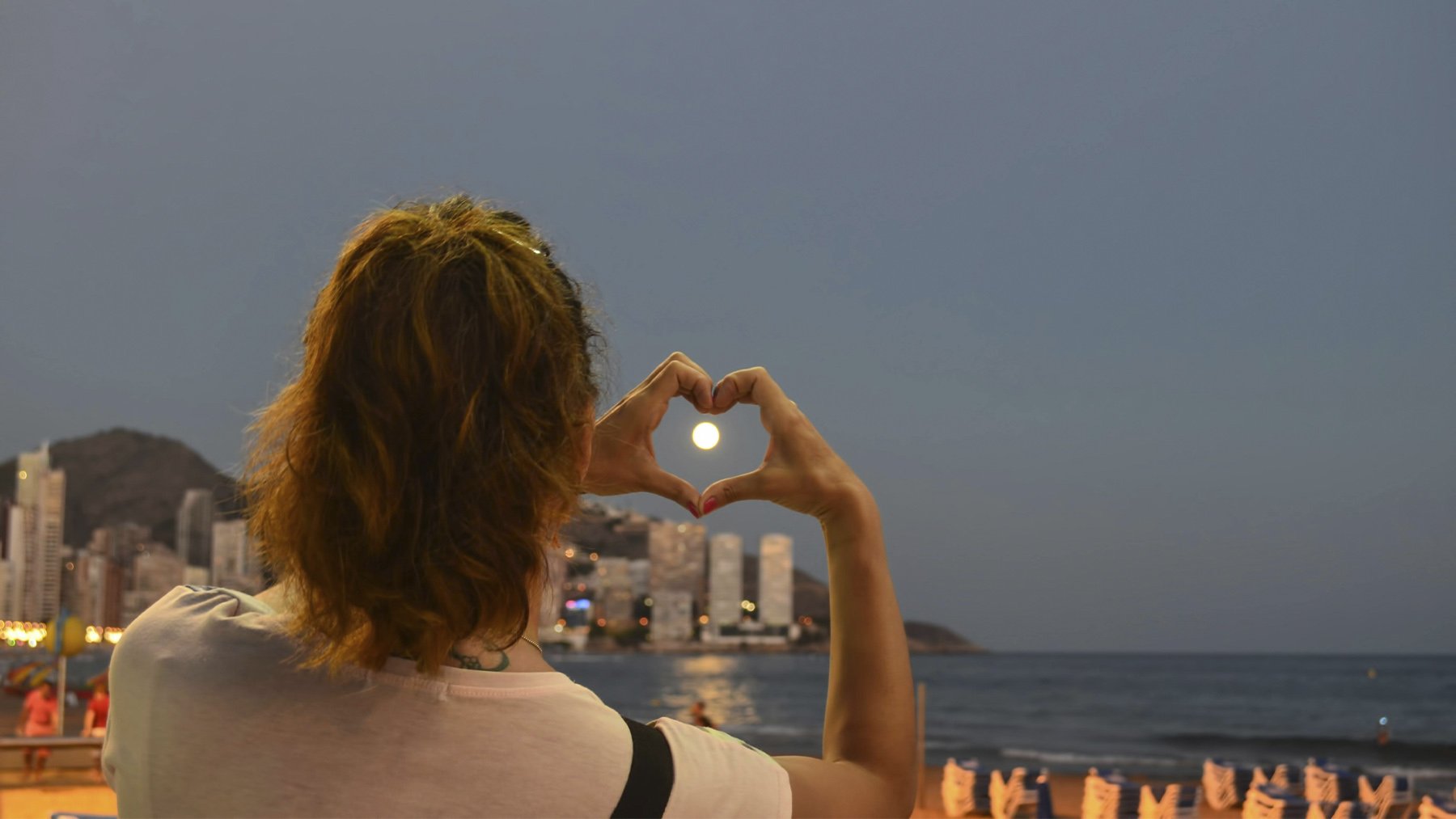 Turista en las playas de Benidorm. Foto: Pexels.