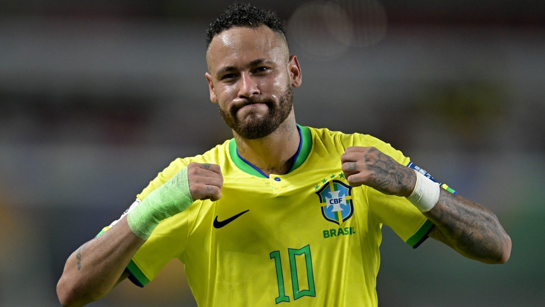 Neymar celebra un gol con la camiseta de Brasil. (Getty)